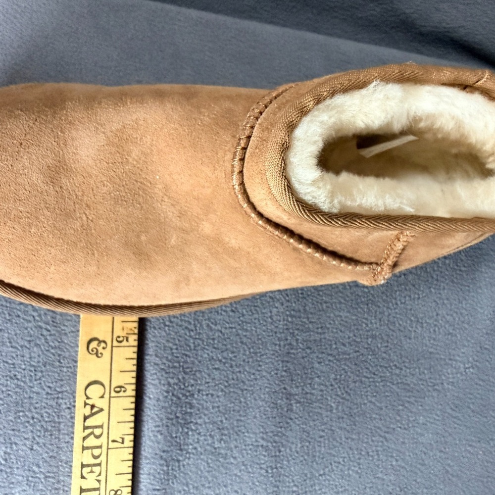UGG‎ Classic Ultra Mini Boots Womens Size 8 Chestnut Sheepskin Slippers - Picture 9 of 10